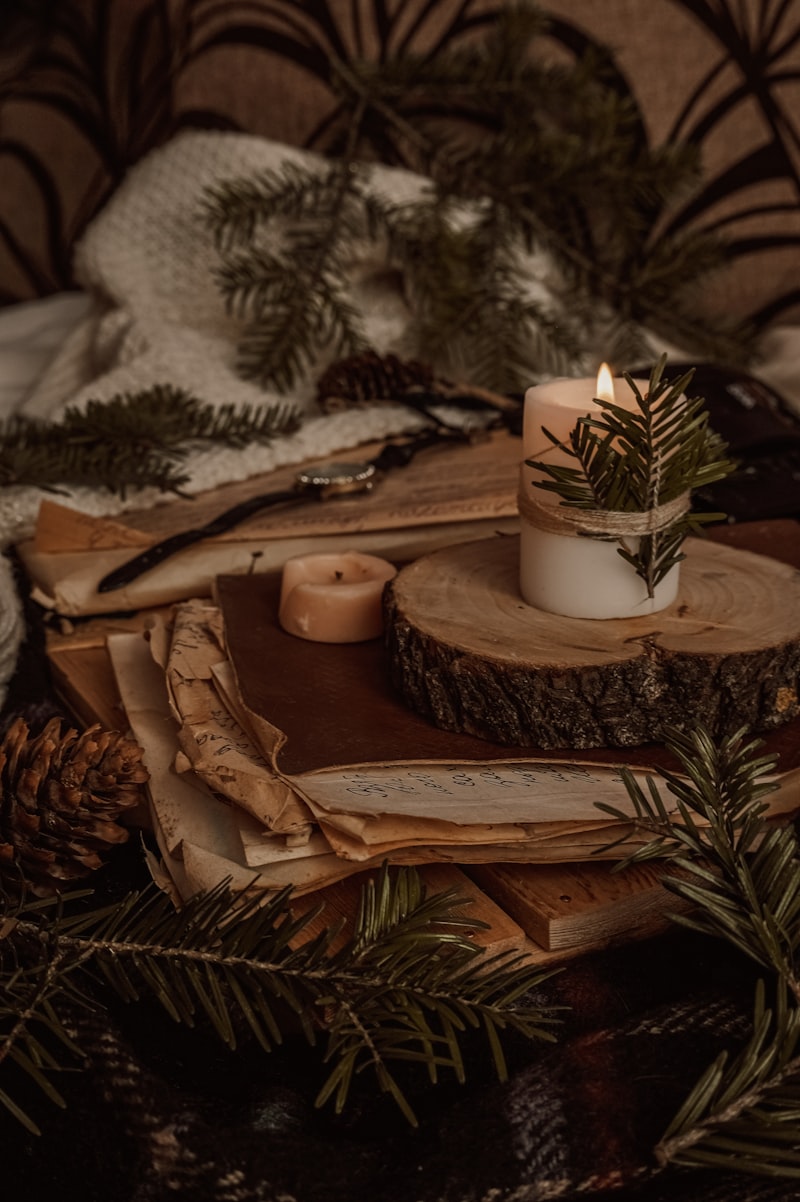 Soft lilac candle with fog notes