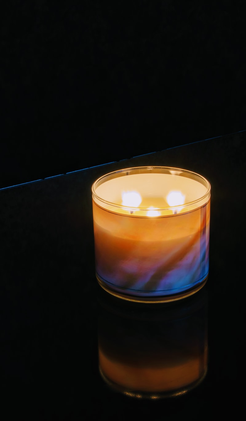Forest green candle with pine notes
