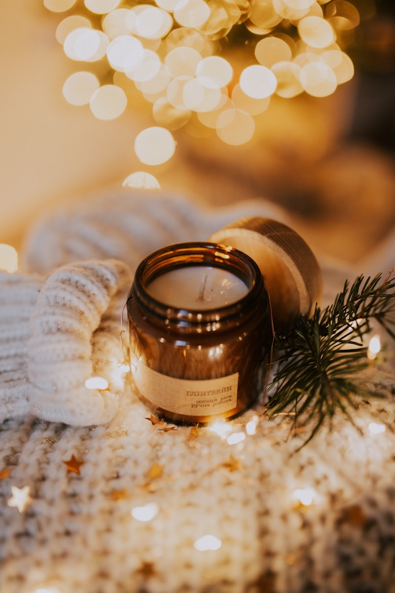 Tan rye and honey candle
